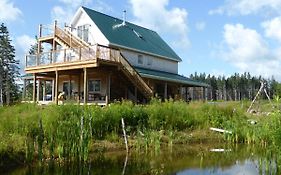 North Shore Retreat - Off-Grid - Oceanfront